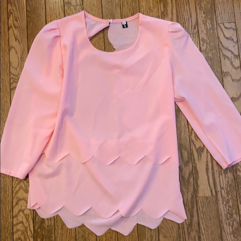 🎉5/$25 Scalloped Open back blouse